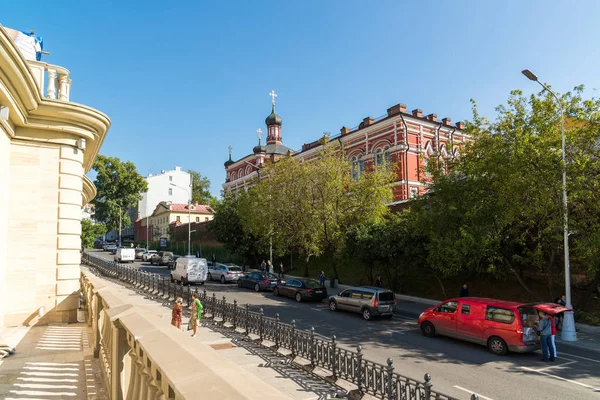 Moskau, russland - 31. august 2017. kirche im namen der kasan-ikone der mutter Gottes im jungfräulichen weihnachtskloster — Stockfoto