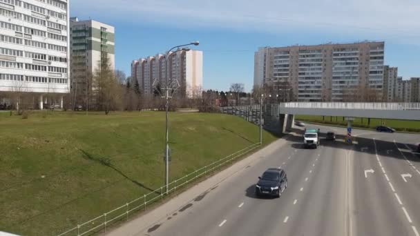 Moscow, Rusland-April 24.2018. Savelkinsky passage, een van de straten in het centrum van Zelenograd — Stockvideo