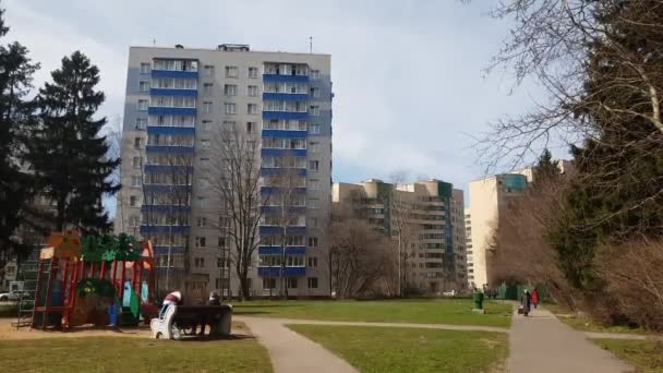 Moscú, Rusia-abril 24.2018. vista general del tercer microdistrito en Zelenograd — Vídeos de Stock