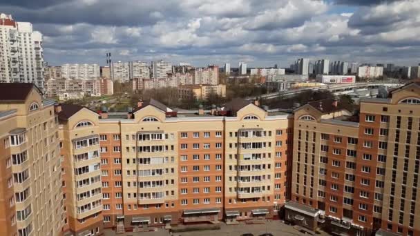 Moskou, Rusland - 29 April. 2018. weergave van de slaapruimte Zelenograd administratieve district — Stockvideo