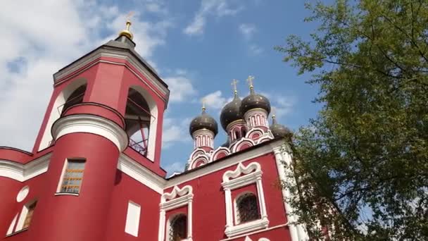 Tempel av Tikhvin ikon av fostrar av Gud i Moskva, Ryssland — Stockvideo