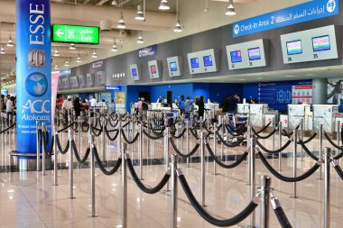 Dubai, Birleşik Arap Emirlikleri - 10 Nisan. 2018. Havaalanı'nda Açık Resepsiyon görünümünü