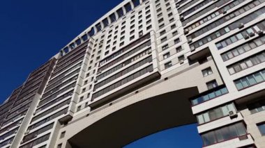 Moskova, Rusya - Mayıs 07. 2018. elit konut karmaşık güneş Arch - Arco di Sole
