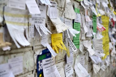 Gryazi, Rusya Federasyonu - 19 Ağustos. 2016. krediler ve Rusça daire satın alma hakkında duvara reklam