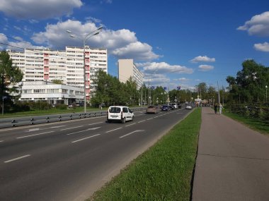 Moskova, Rusya - 08 Mayıs. 2018. trafik Zelenograd sokakta Sosnovaya