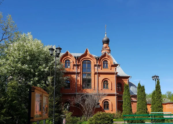 Trinity temple en Skhodnya, Rusia — Foto de Stock