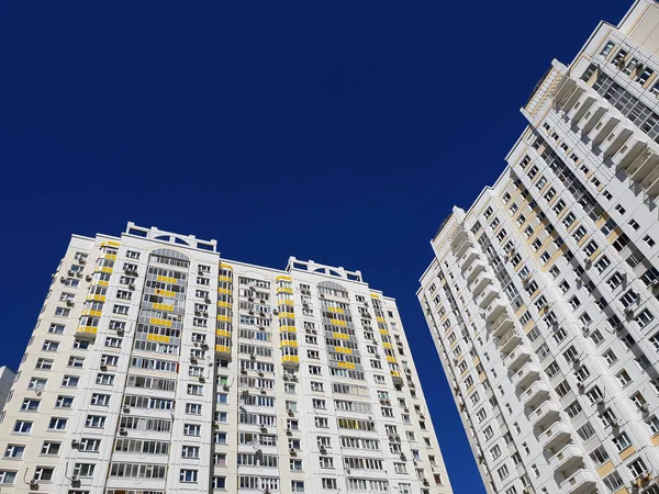 俄罗斯希姆基典型多层住宅 — 图库照片