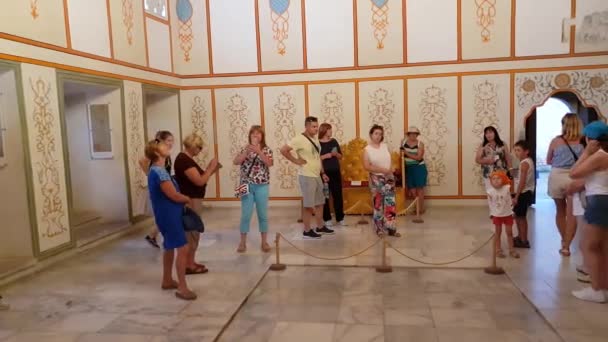 Bakhchisaray, la Crimea - el julio 2.2019. Sala People Divan - Sala de reuniones del Consejo de Estado - en el Palacio Khan — Vídeos de Stock