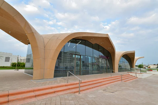 Doha, Qatar. lobby ao ar livre Al Bidda estação de metro — Fotografia de Stock