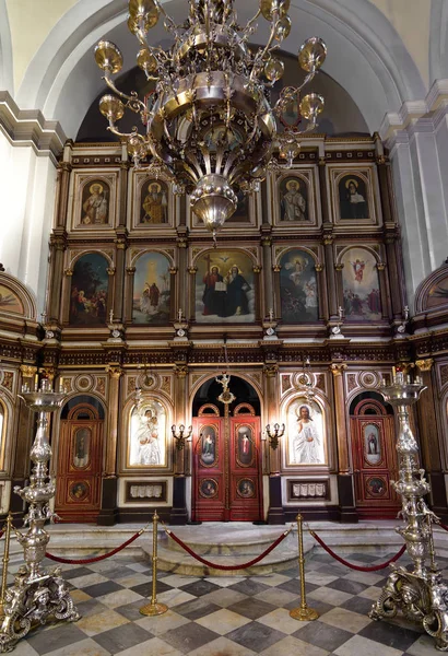 Kotor, Monténégro - 10 juin. 2019. Iconostase dans la cathédrale Saint-Nicolas dans la vieille ville — Photo