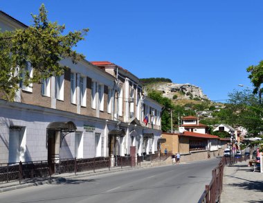 Bakhchisaray, Kırım - 2 Temmuz 2019. Lenin Caddesi 'nin genel manzarası - ana caddelerden biri
