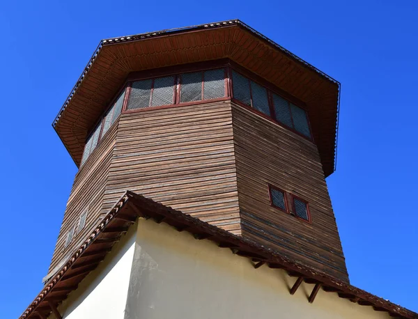 Bakhchisaray, Krym - červenec 2.2019. Ancient Falcon Tower - Kulesi Togan. The Khan Palace. — Stock fotografie