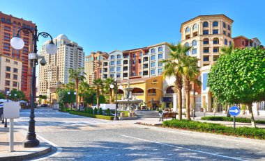 Doha, Katar - 23 Kasım. 2019. Medine Merkezi, Porto Arabistan 'ı Viva Bahriya' ya Pearl Katar Kasaba Merkezi olarak bağlıyor.