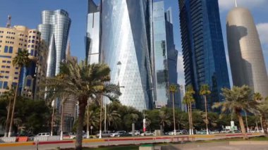 Doha, Katar - 18 numara. 2019. Gökdelenleri olan Dohas Al Dafna bölgesi