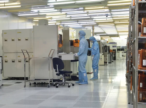 Moscow, Russia - Dec. 5.2019. Sterile Chip Box in Mikron - the largest plant for production of chips. Zelenograd — Stock Photo, Image