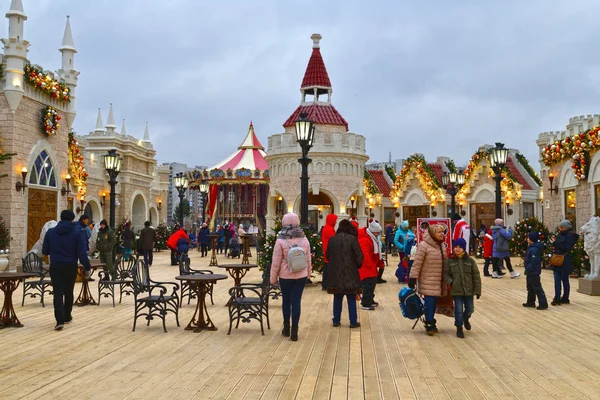 Moskou, Rusland - 13 dec 2019. Reis naar Kerstmis is Moskou Seizoenen - winter festival in Zelenograd — Stockfoto