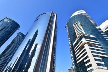Doha, Katar - 24 numara. 2019. Kule Kamu İşleri ve Katar Genel Elektrik ve Su Kurumu