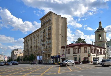 Moskova, Rusya - 02 Haziran. 2019. Pokrovka Caddesi - Modern sokak gelişimi esasen 19. ve 20. yüzyıllara dayanır.