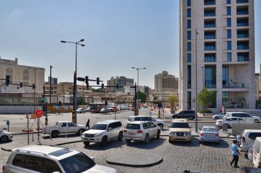 Doha, Katar - 21 Kasım. 2019. Al Asmakh ve Ali Bin Abdullah Caddelerinin kesiştiği yerde.