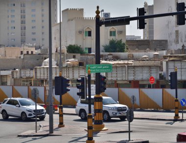 Doha, Katar - 21 Kasım. 2019. Al Asmakh ve Ali Bin Abdullah Caddelerinin kesiştiği yerde.
