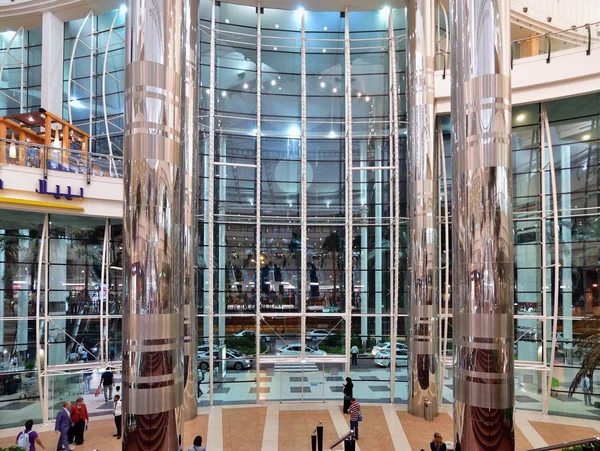 Doha, Qatar - 18 novembre. Il 2019. Interno del centro di Doha - Centro commerciale . — Foto Stock