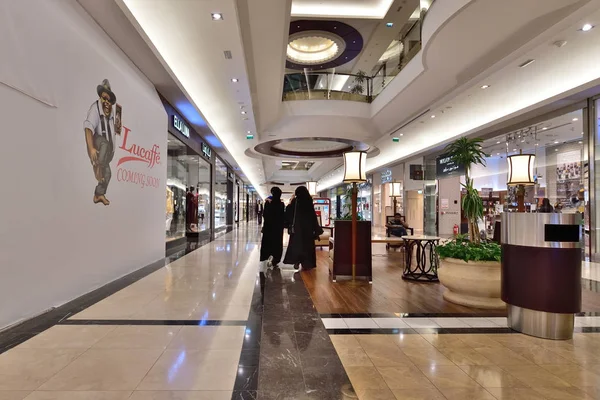 Doha, Qatar - Nov 21. 2019. Interior Lagoon Mall - shopping center — Stock Photo, Image