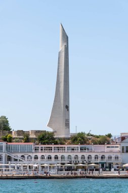 Sivastopol, Kırım - 3 Temmuz 2019. Obelisk 'ten Kahraman Şehir Sivastopol' a.