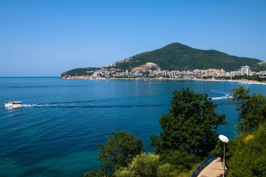 Budva, Karadağ - 12 Haziran. 2019. Budva - Adriyatik 'te popüler bir tatil beldesi