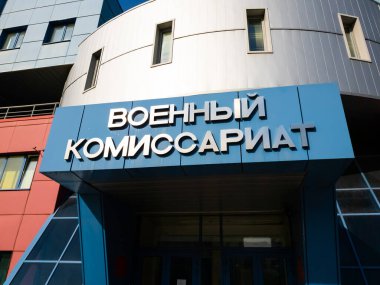 Moskova, Rusya - 27 Mart. 2020 yılı. Zelenograd idari bölgesindeki askeri komisyon üyesi. Askere alma