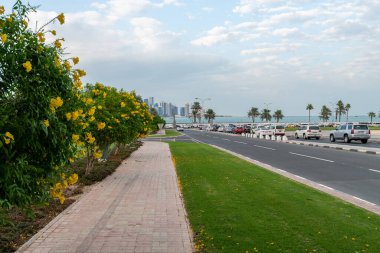 Doha, Katar - 20 numara. 2019. Al Bidda Caddesi 'ndeki şehir manzarası.