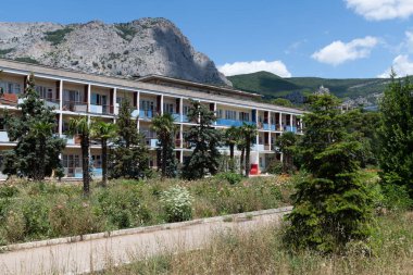 Foros Köyü, Kırım 'daki Sovyet döneminden terk edilmiş eski bir sanatoryum.