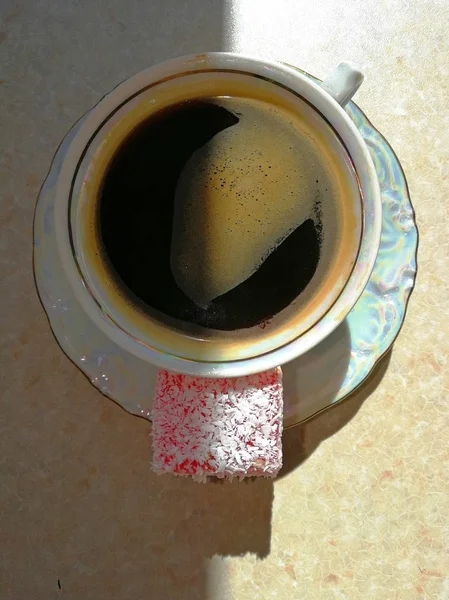 Kaffee auf dem Tisch — Stockfoto