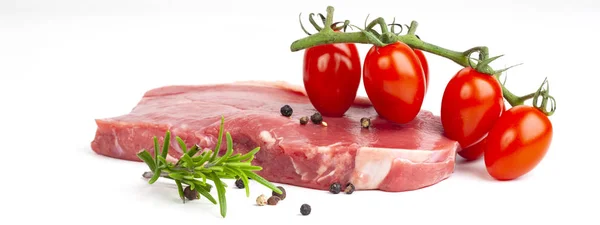 Tomaten Und Fleisch Isoliert Auf Weiß — Stockfoto