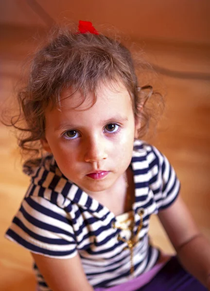 一个小女孩的肖像 — 图库照片