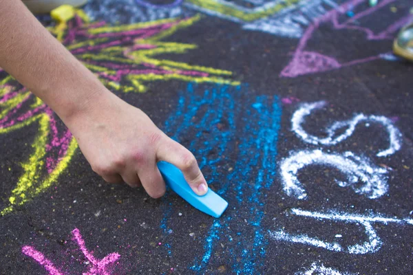 Okul çocuk çizimleri tebeşir