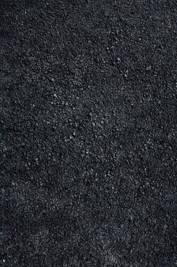 Karanlık asfalt platform.