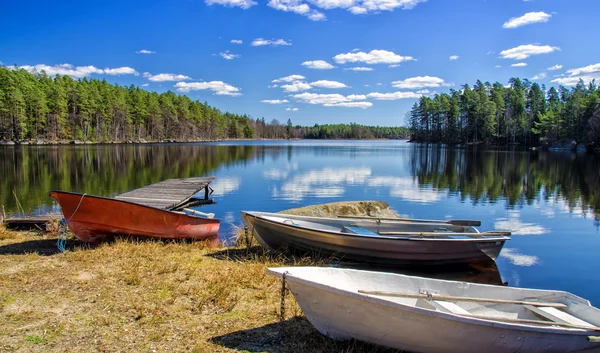 Rowboats on the Swedish lake coast — Stock Photo, Image