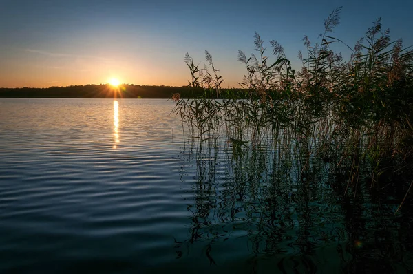 Pôr Sol Setembro Sobre Lago Sueco — Fotografia de Stock