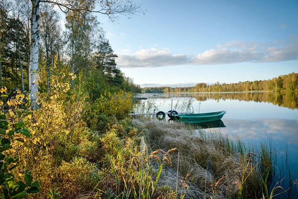 Paisaje Octubre Sobre Lago Sueco —  Fotos de Stock