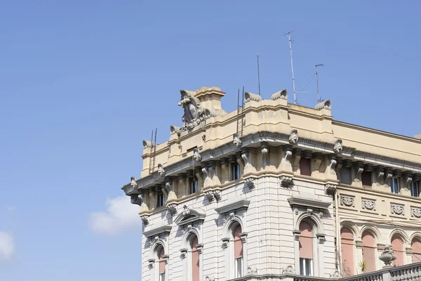 Hystorical building in genua — Stockfoto