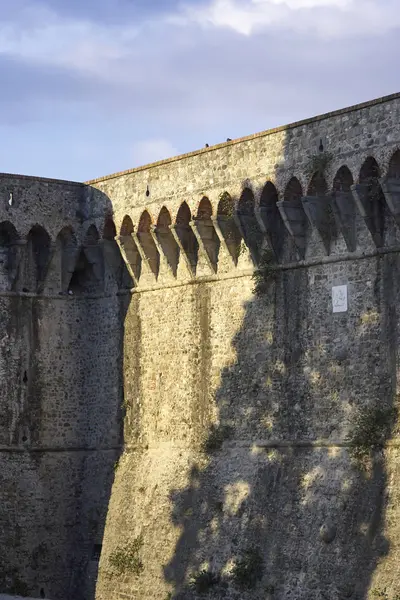 El poderoso Pisan Fortezza Firmafede en Sarzana —  Fotos de Stock