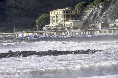 levanto büyük fırtınada