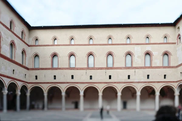 Castelo de Sforza (Castello Sforzesco) em Milão, Itália — Fotografia de Stock