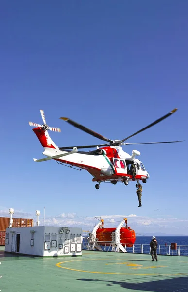 행동에 군 elicopter — 스톡 사진