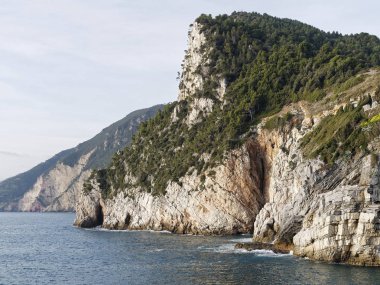 kıyı şeridi beetween Portovenere ve riomaggiore