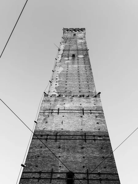 Asinelli tower view from below, Bologna — Stock Photo, Image