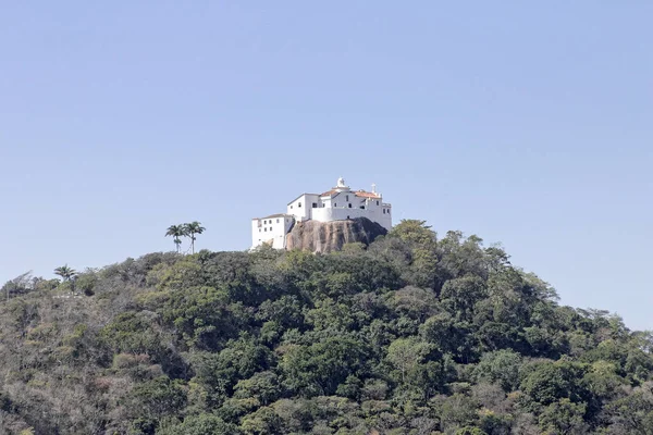 Vila Velha, Penha kláštera na vrcholu vysoké hory — Stock fotografie