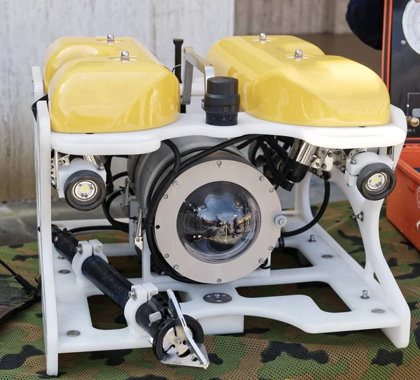 Современный дистанционно управляемый подводный автомобиль, ROV — стоковое фото