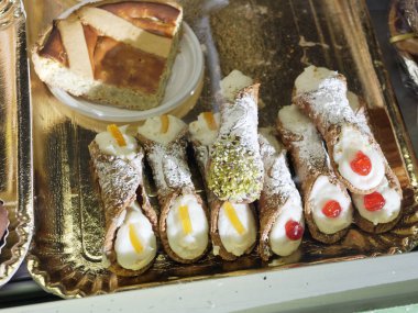 Sicilya cannoli kek stand