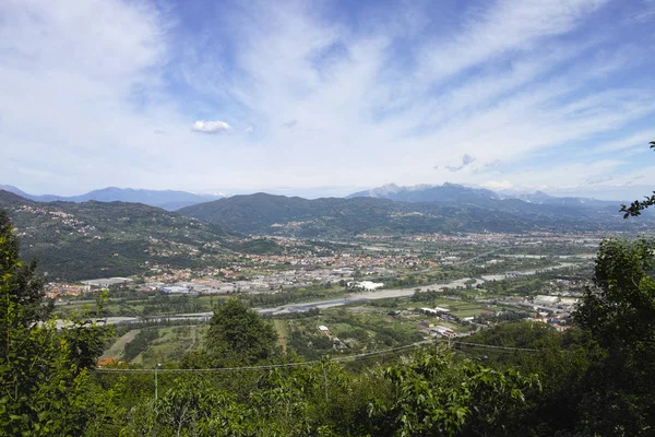 Nagyon szép kilátás nyílik a magra-völgy veszi trebbiano falu — Stock Fotó